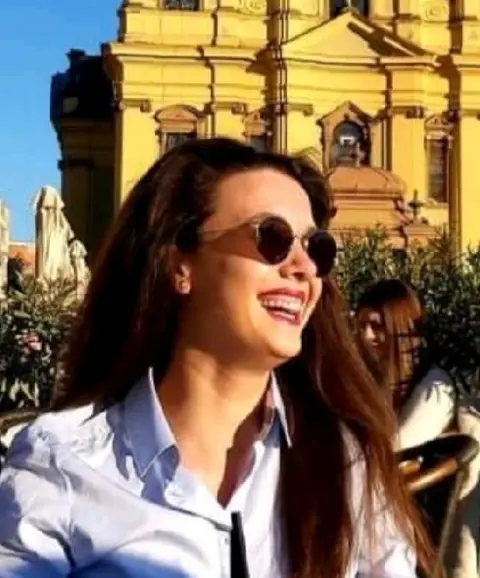 Olivia Daniela M.